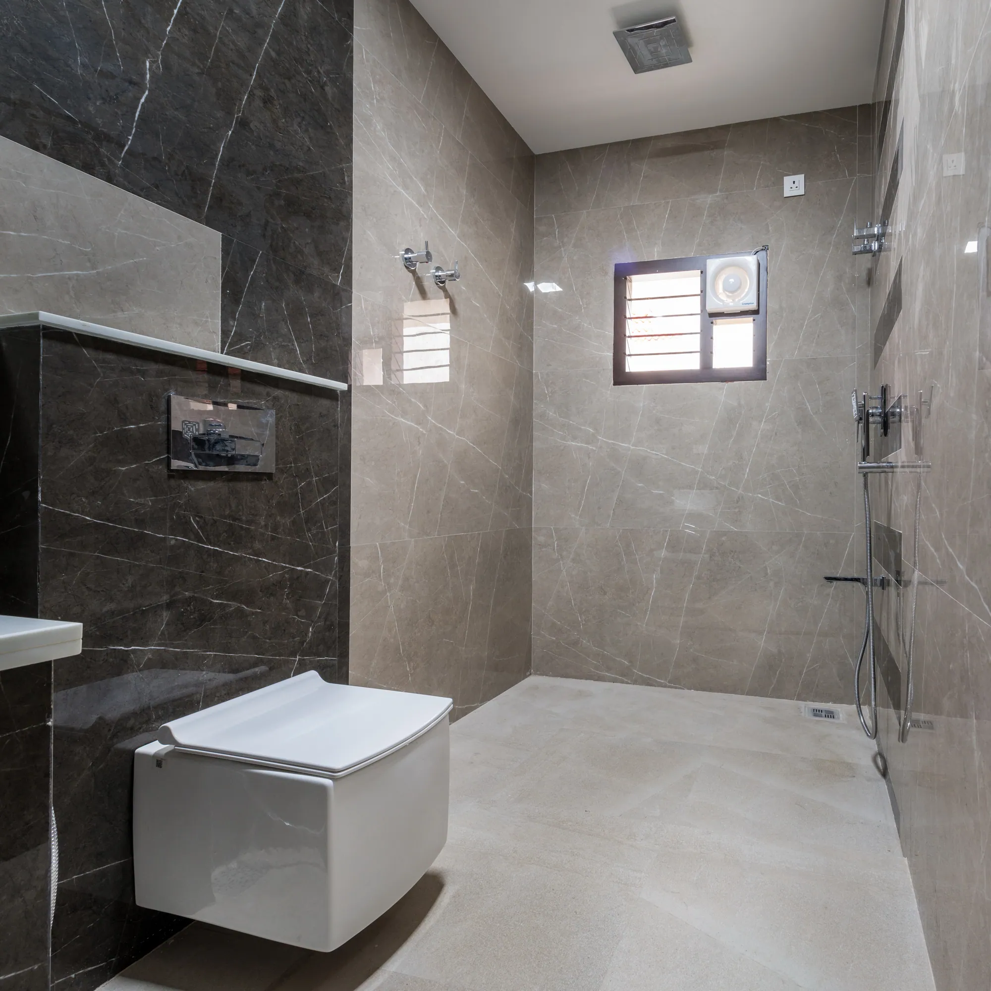 Mr. Aravind — a luxury residence by Jehovah Builders, frame 12 of 18.