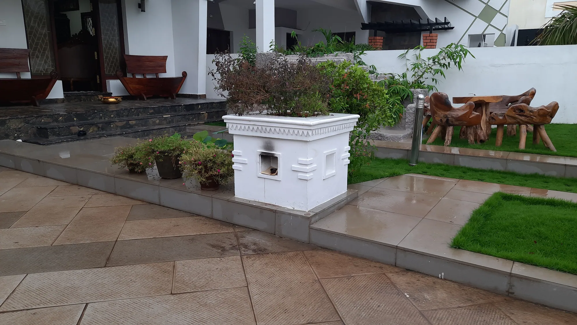 Mr. Shan — a luxury residence by Jehovah Builders, frame 6 of 8.