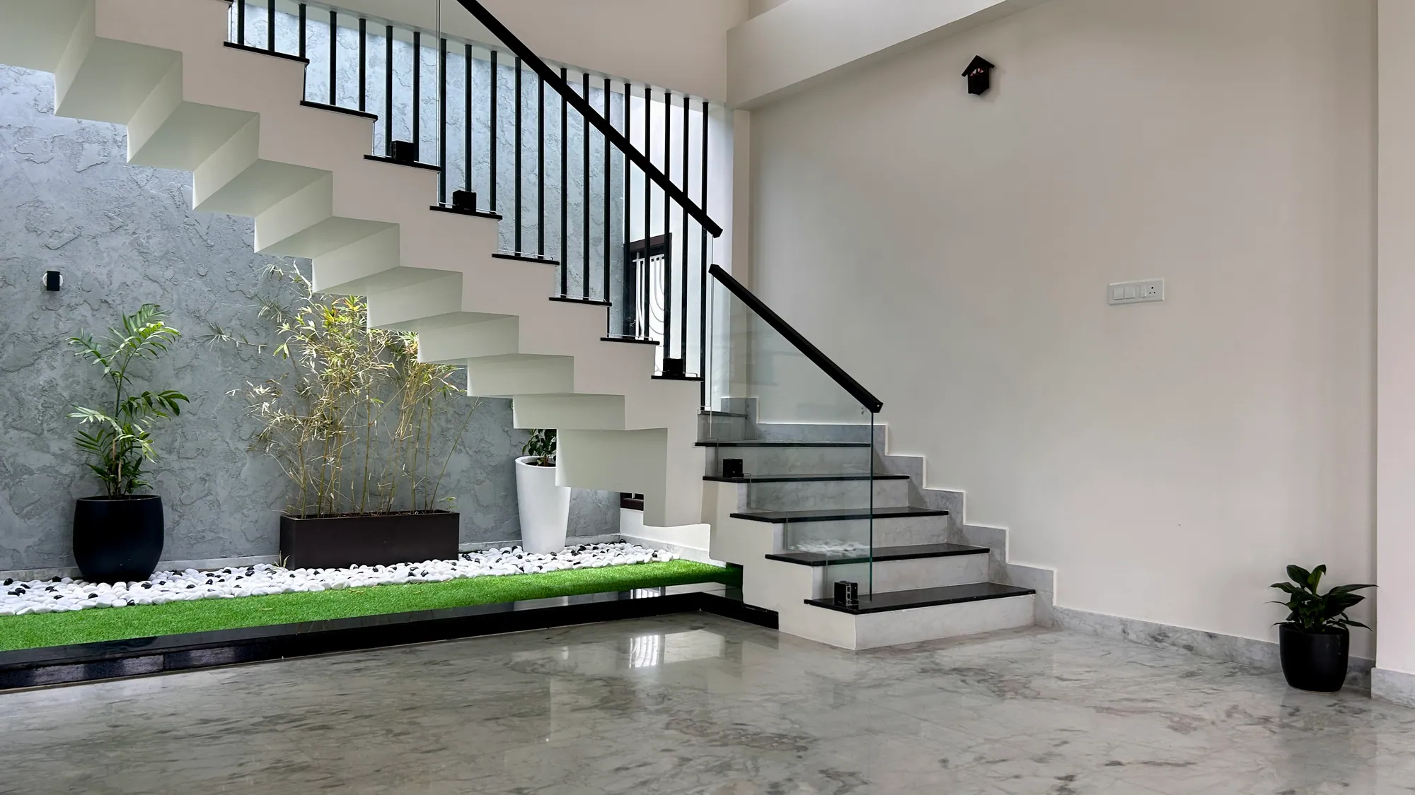 Ezhill John — a luxury residence by Jehovah Builders, frame 8 of 10.
