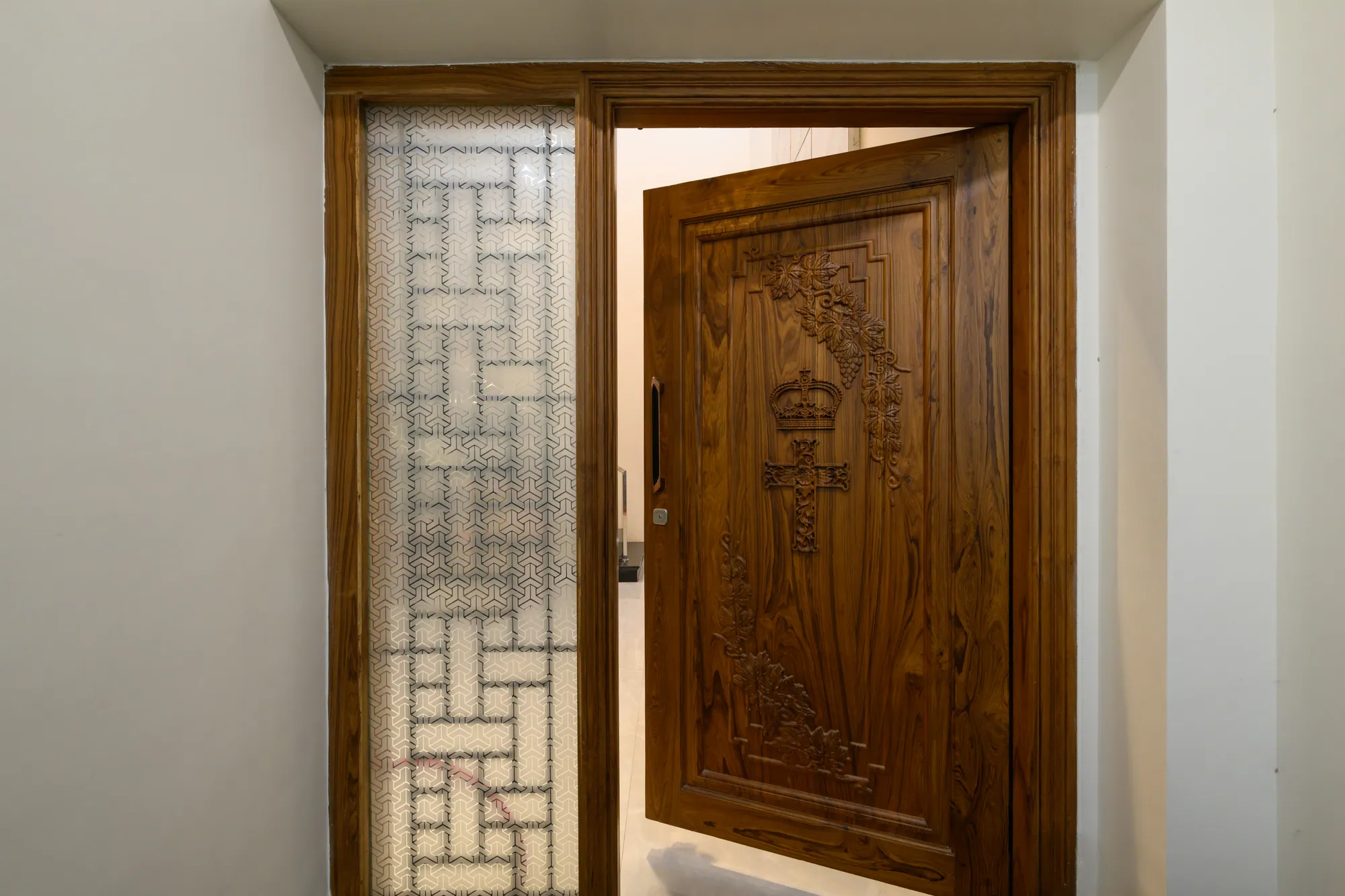 Nolumbur — a luxury residence by Jehovah Builders, frame 10 of 19.